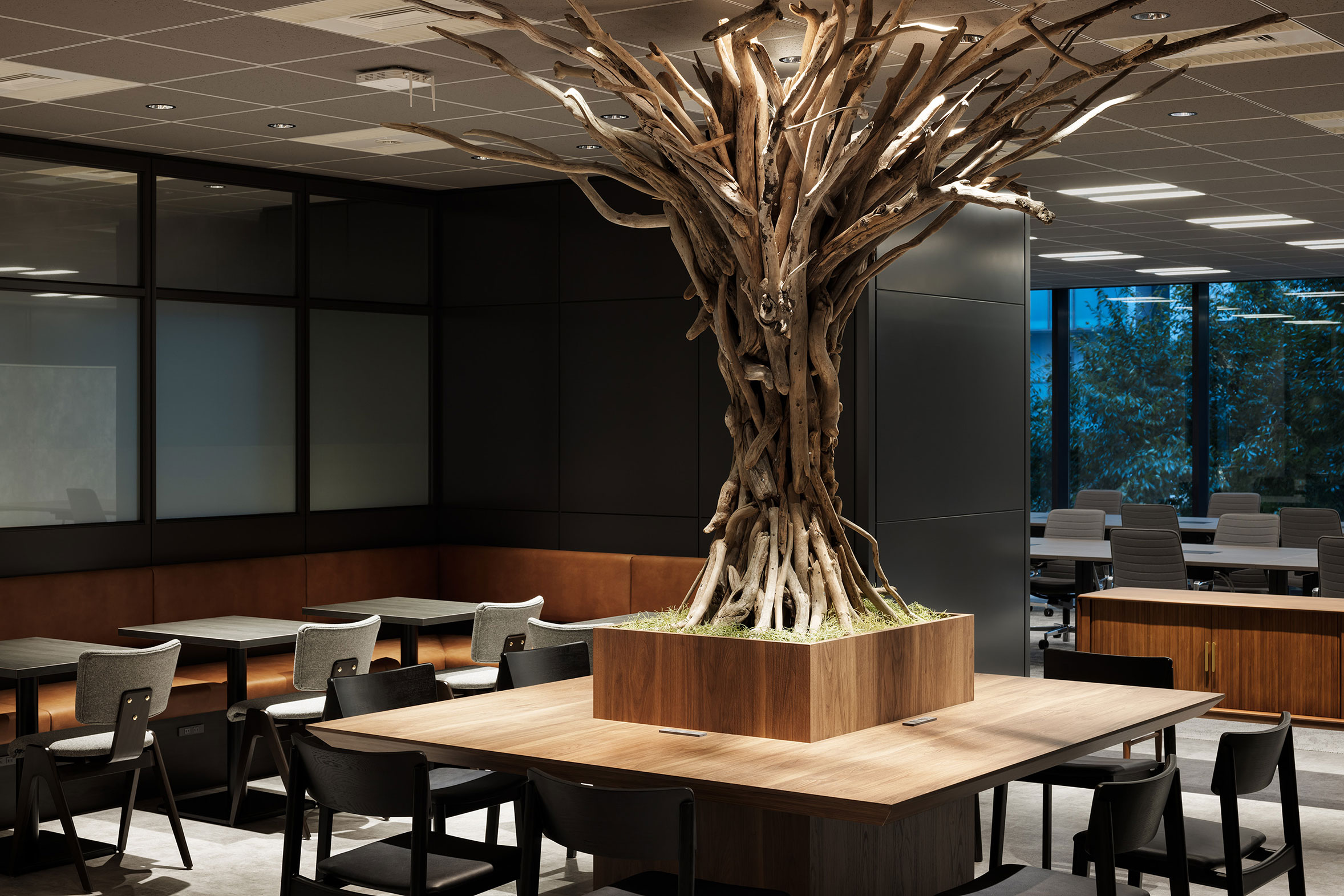 シンボルツリーのあるワークテーブル