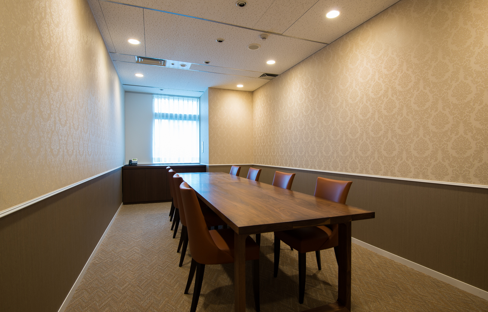 株式会社かいはつマネジメント・コンサルティング Meeting Room_4 デザイン・レイアウト事例