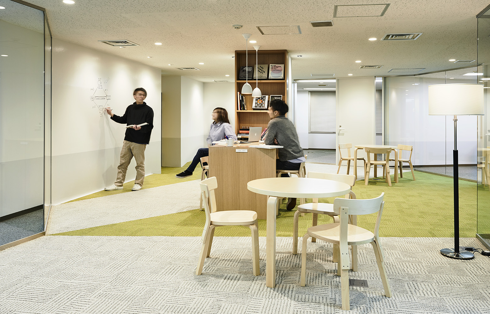 東京大学大学院情報理工学系研究科教育・公共機関のオフィスデザイン事例