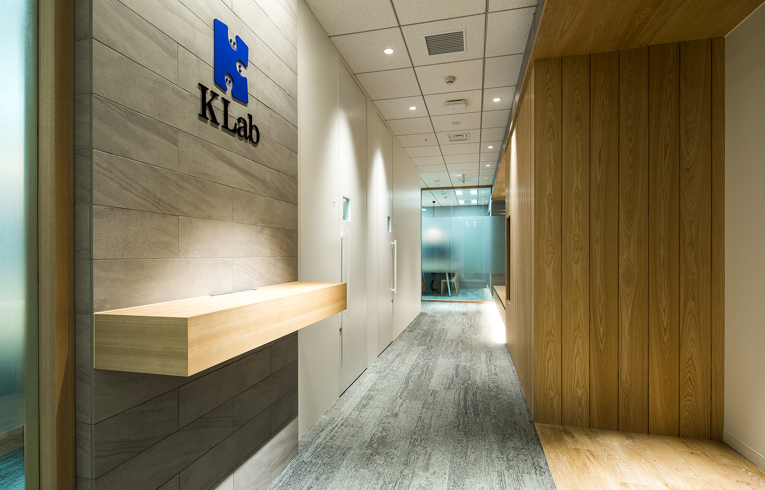 KLab株式会社 Roppongi Office Entrance デザイン・レイアウト事例
